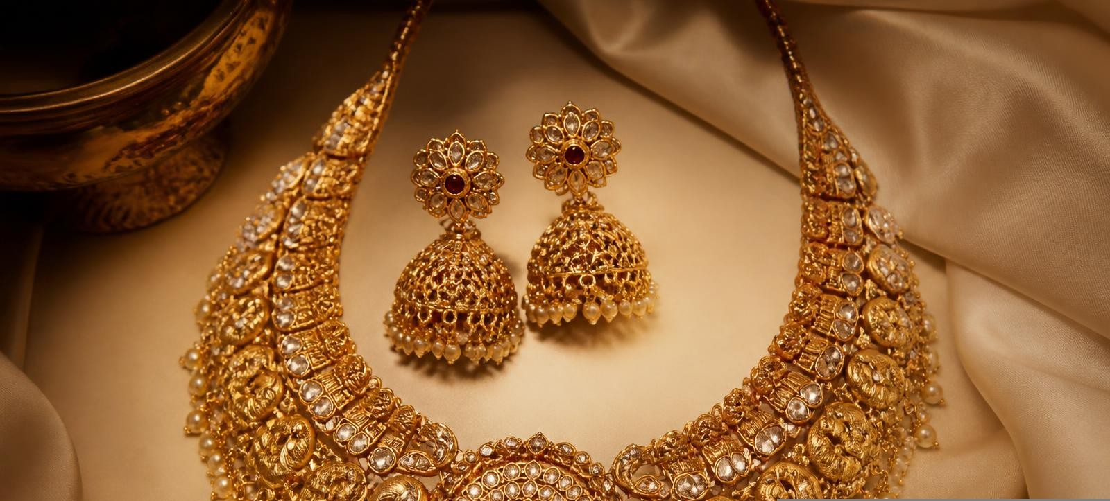 Bridal gold and diamond set by Indian Jewels