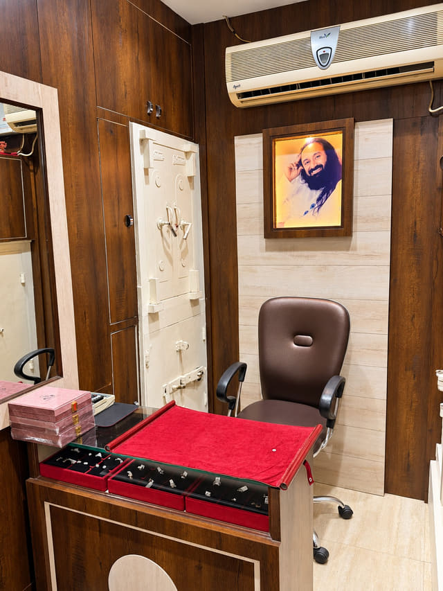 The jewellery consultation counter